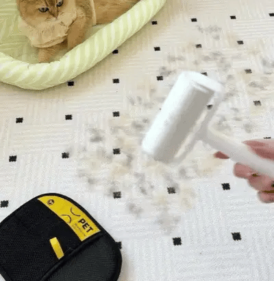 SnugPawz™ Swipe Away Fur in Seconds